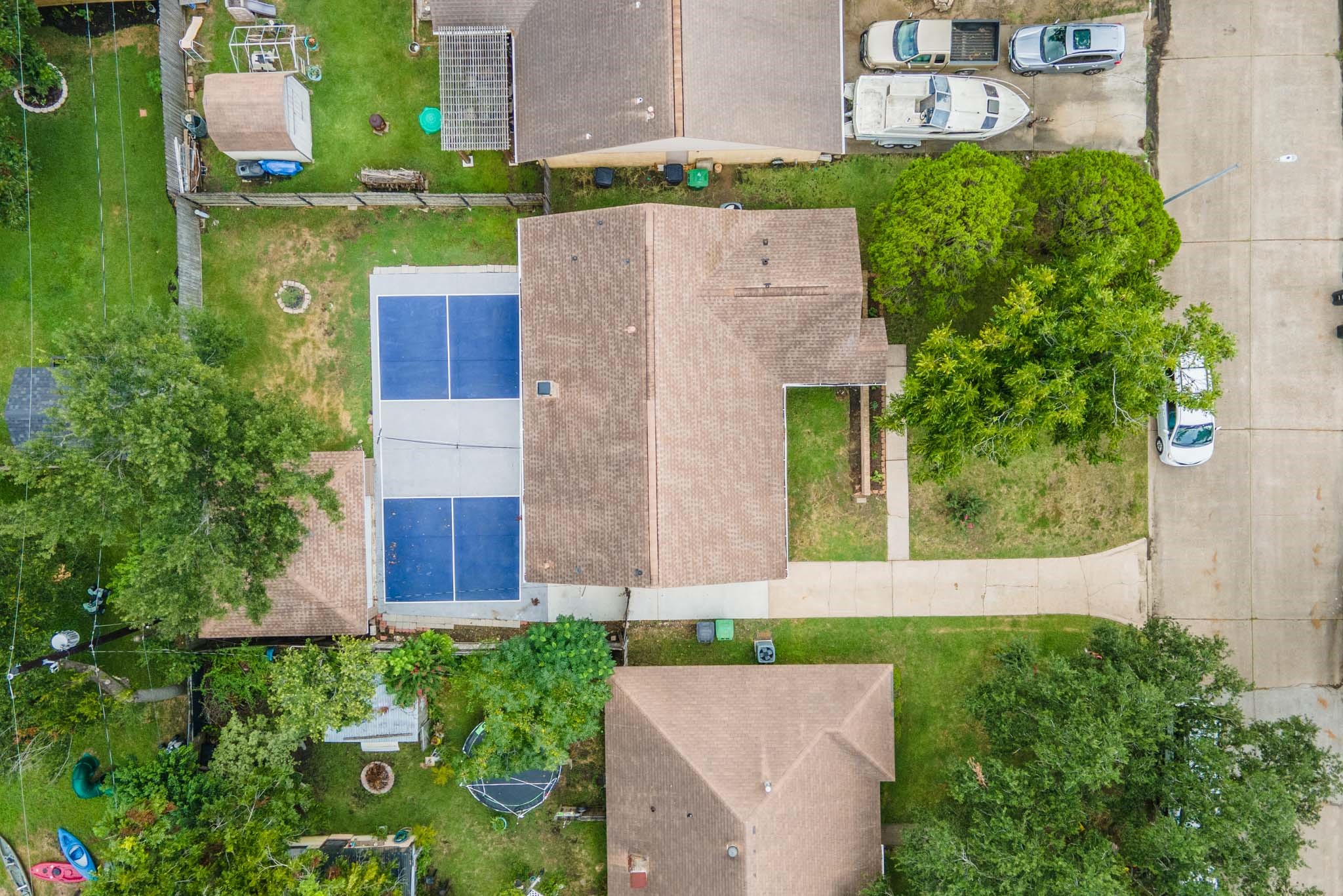 10823 Overlea Drive Houston, TX 77089 - Photo 30 of 36 front view of a house with a yard