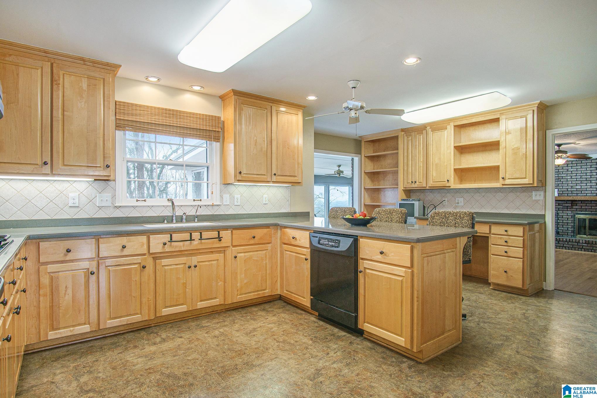 1612 Shades Crest Road Birmingham, AL 35226 - Photo 14 of 43