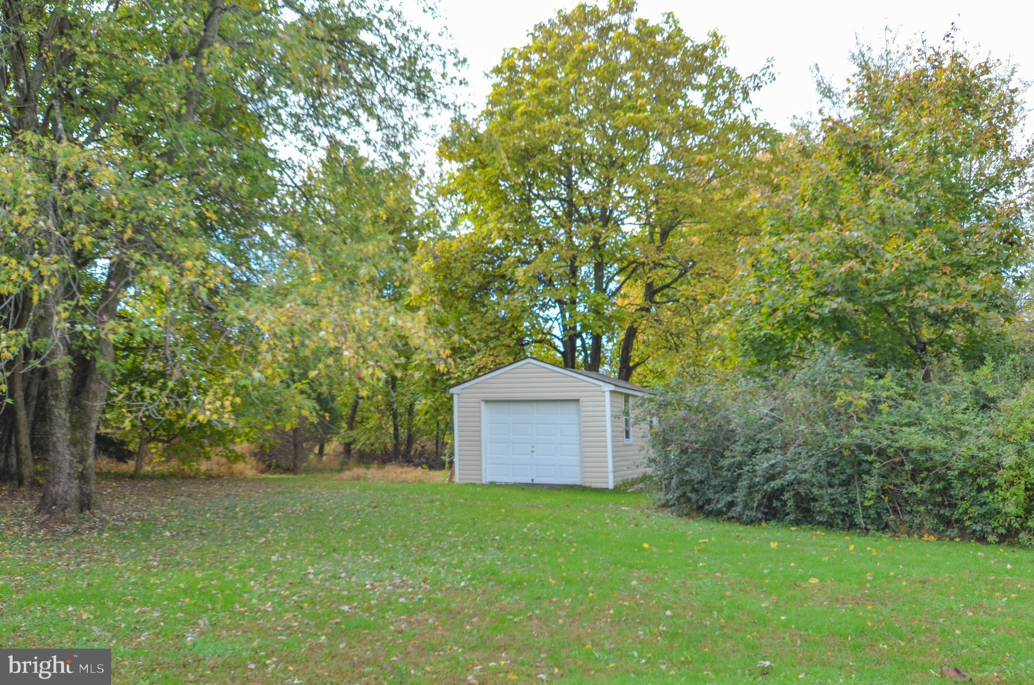 1368 Pleasant View Road Coopersburg, PA 18036 - Photo 31 of 33 Gallery Image 31