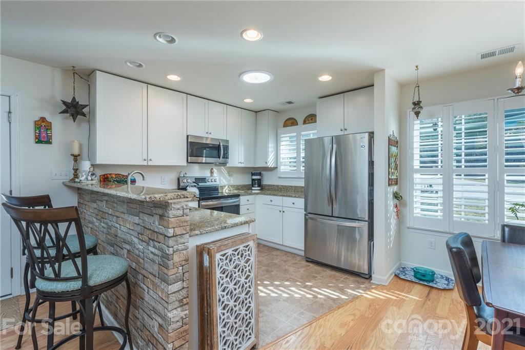120 Grove End Road Fletcher, NC 28732 - Photo 2 of 42