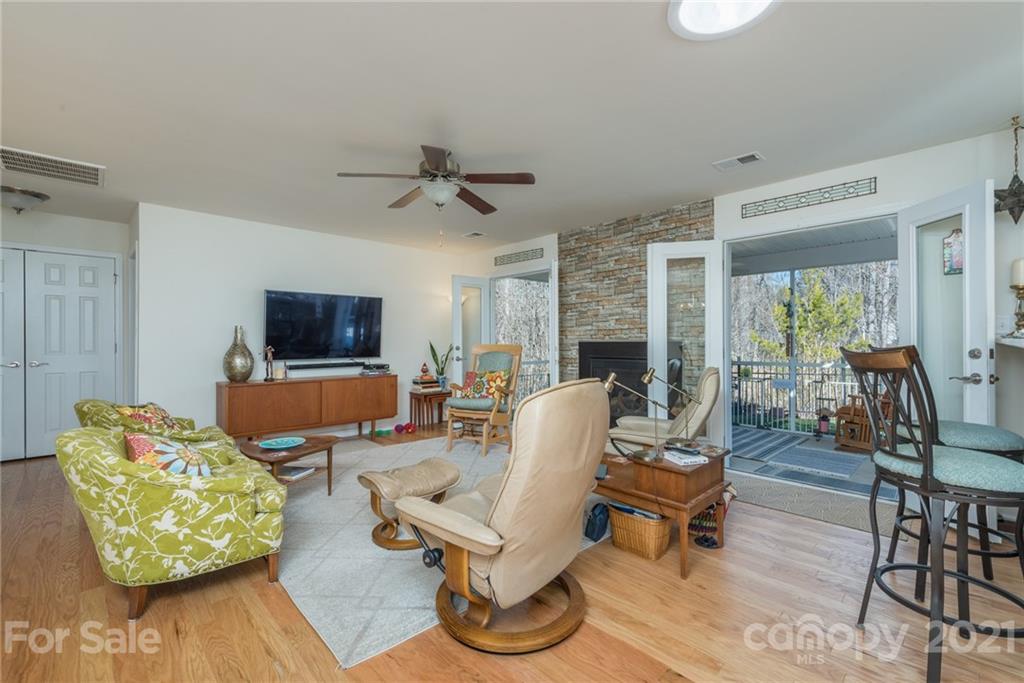 120 Grove End Road Fletcher, NC 28732 - Photo 5 of 42