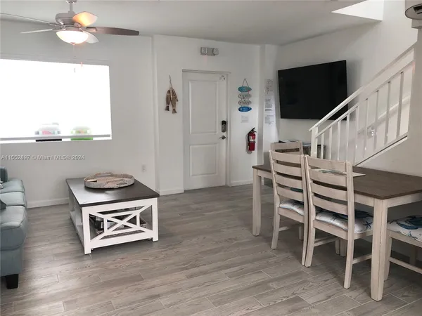 $4,000 | 10877 Overseas Highway, Unit 38, Marathon, FL 33050