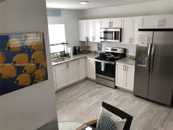 $4,000 | 10877 Overseas Highway, Unit 38, Marathon, FL 33050