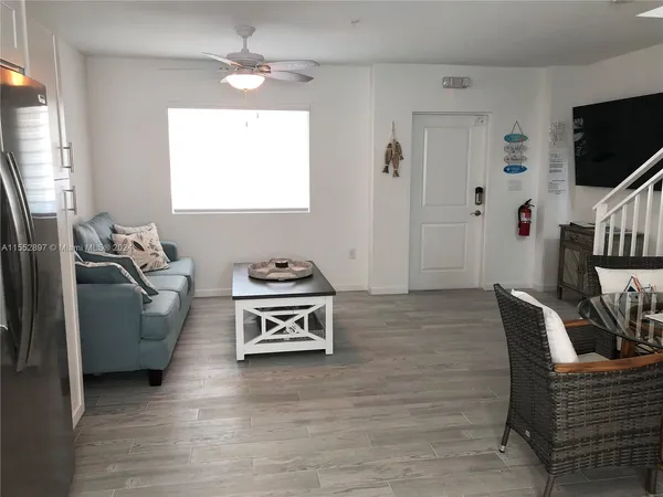 $4,000 | 10877 Overseas Highway, Unit 38, Marathon, FL 33050