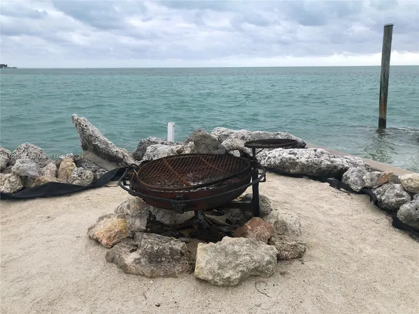 $4,000 | 10877 Overseas Highway, Unit 38, Marathon, FL 33050