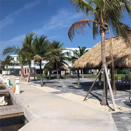 $4,000 | 10877 Overseas Highway, Unit 38, Marathon, FL 33050