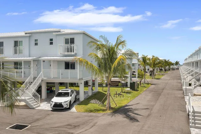 $4,000 | 10877 Overseas Highway, Unit 38, Marathon, FL 33050