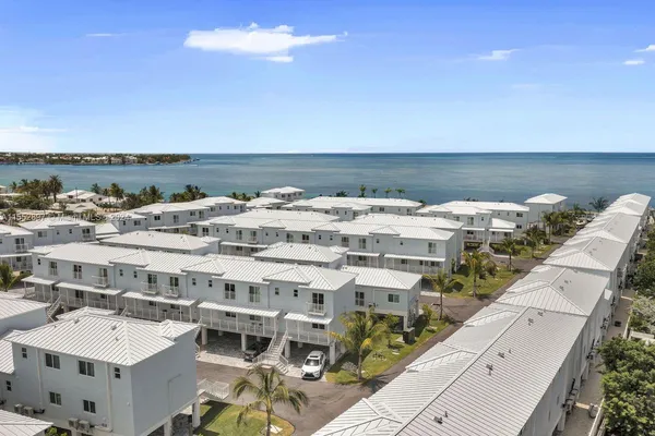 $4,000 | 10877 Overseas Highway, Unit 38, Marathon, FL 33050