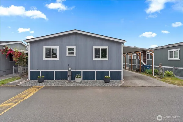 $217,500 | 15410 Southeast 272nd Street, Unit 35, Kent, WA 98042