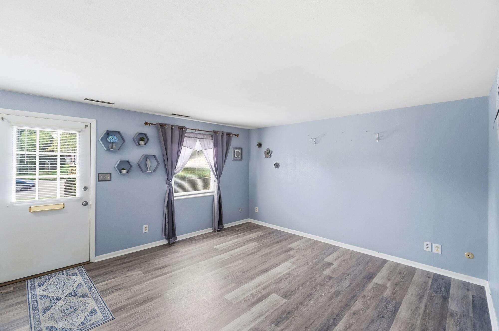2939 Derr Road Springfield, OH 45503 - Photo 9 of 38 009