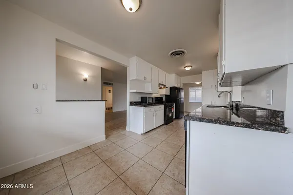 $1,895 | 2340 West Osborn Road, Phoenix, AZ 85015