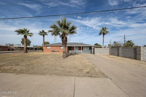 $1,895 | 2340 West Osborn Road, Phoenix, AZ 85015