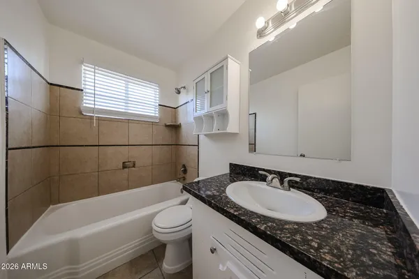 $1,995 | 2340 West Osborn Road, Phoenix, AZ 85015