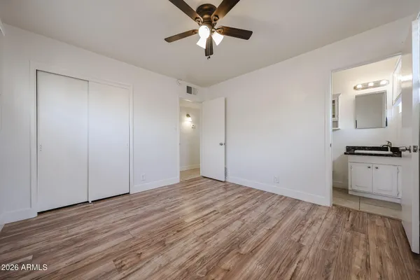 $1,995 | 2340 West Osborn Road, Phoenix, AZ 85015