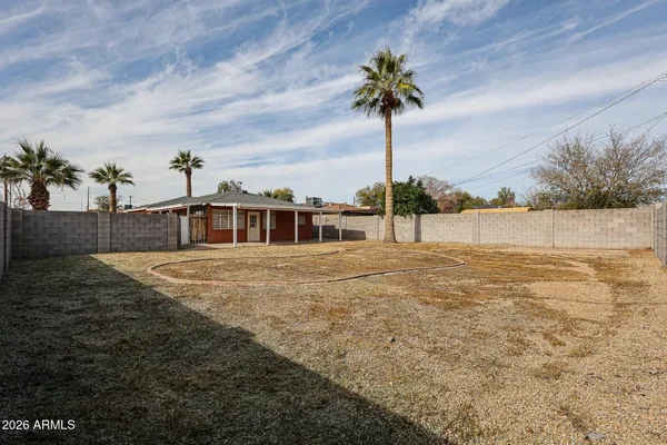 $1,895 | 2340 West Osborn Road, Phoenix, AZ 85015