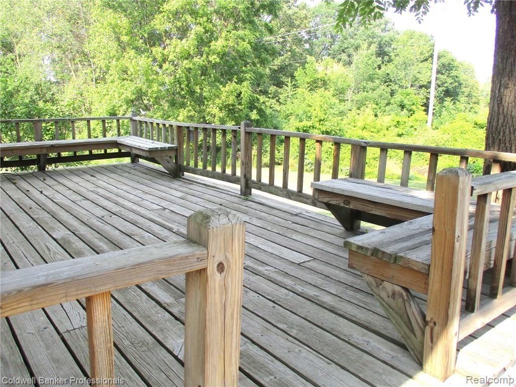 6697 South Durand Road Durand, MI 48429 - Photo 35 of 47 Deck.JPG
