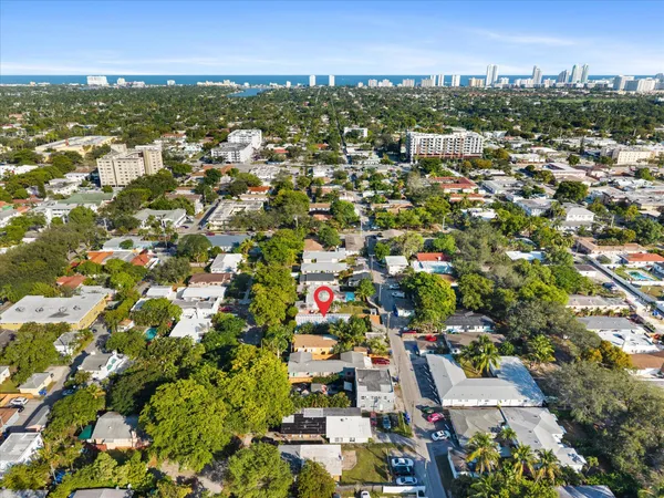 $2,300 | 1928-1930 Adams Street, Hollywood, FL 33020