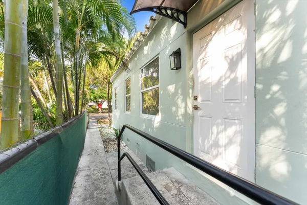 $2,300 | 1928-1930 Adams Street, Hollywood, FL 33020