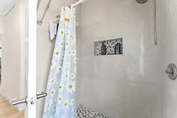 $2,300 | 1928-1930 Adams Street, Hollywood, FL 33020