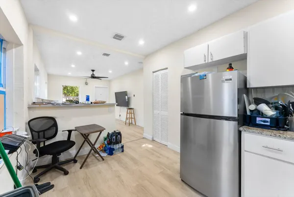 $2,300 | 1928-1930 Adams Street, Hollywood, FL 33020