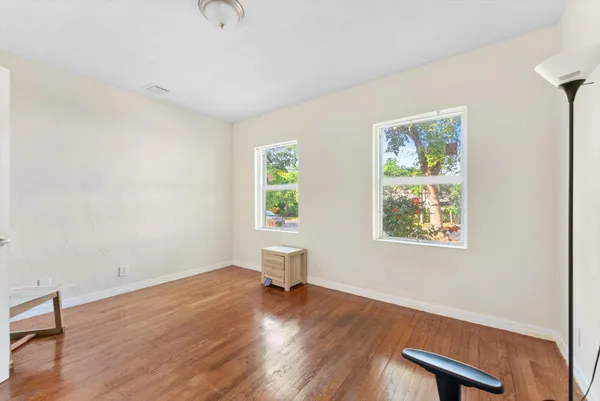 $2,300 | 1928-1930 Adams Street, Hollywood, FL 33020