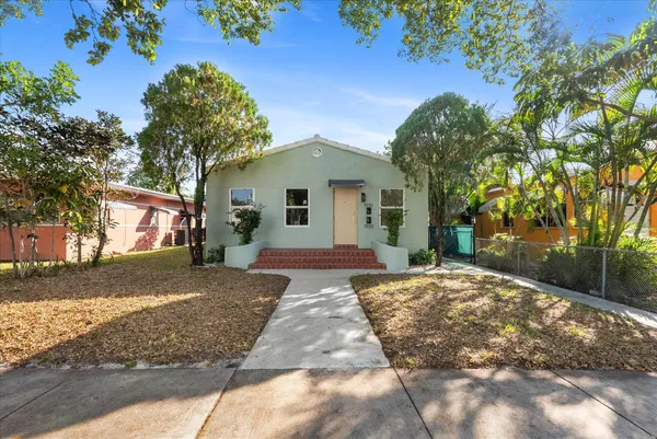 $2,300 | 1928-1930 Adams Street, Hollywood, FL 33020