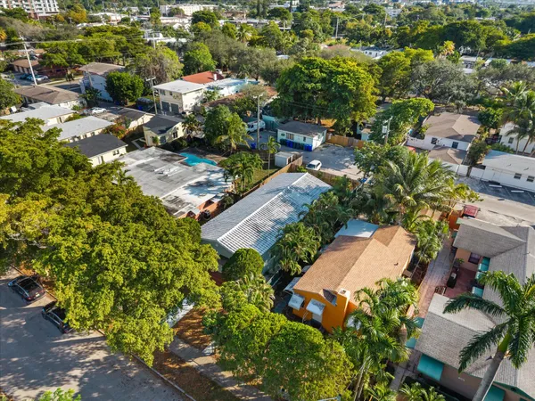 $2,300 | 1928-1930 Adams Street, Hollywood, FL 33020