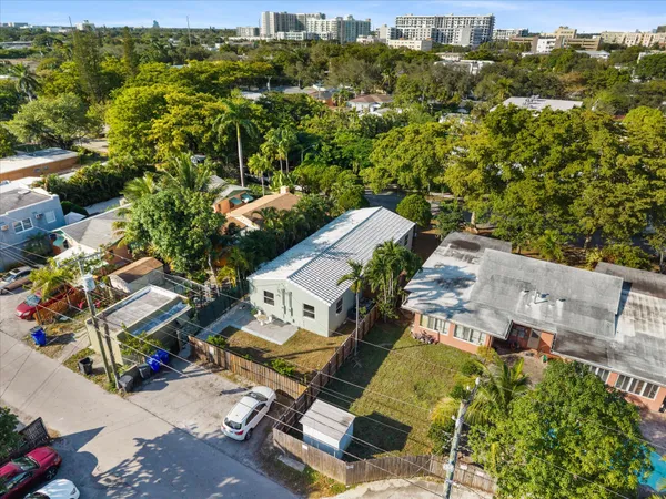$2,300 | 1928-1930 Adams Street, Hollywood, FL 33020