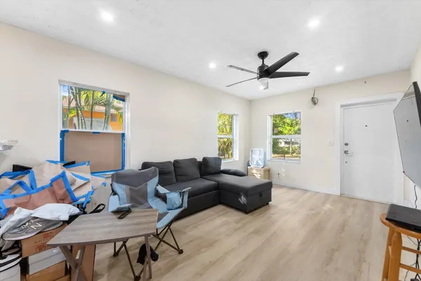 $2,300 | 1928-1930 Adams Street, Hollywood, FL 33020