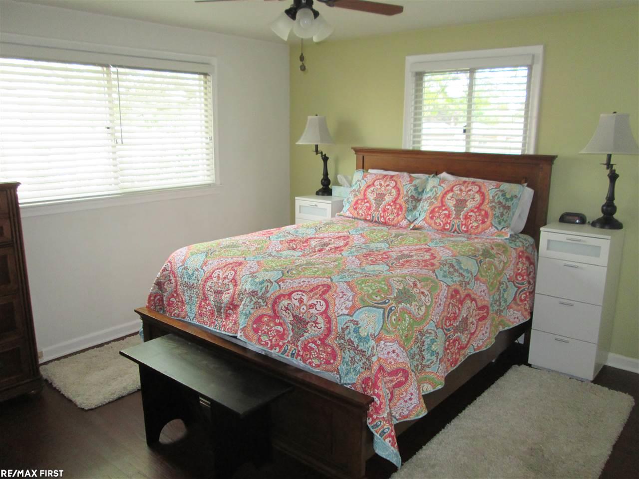 17802 Rainbow Road Fraser, MI 48026 - Photo 6 of 26 50014385-5.JPG