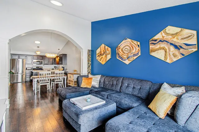 $275,000 | 2866 Mounds View Boulevard, Mounds View, MN 55112