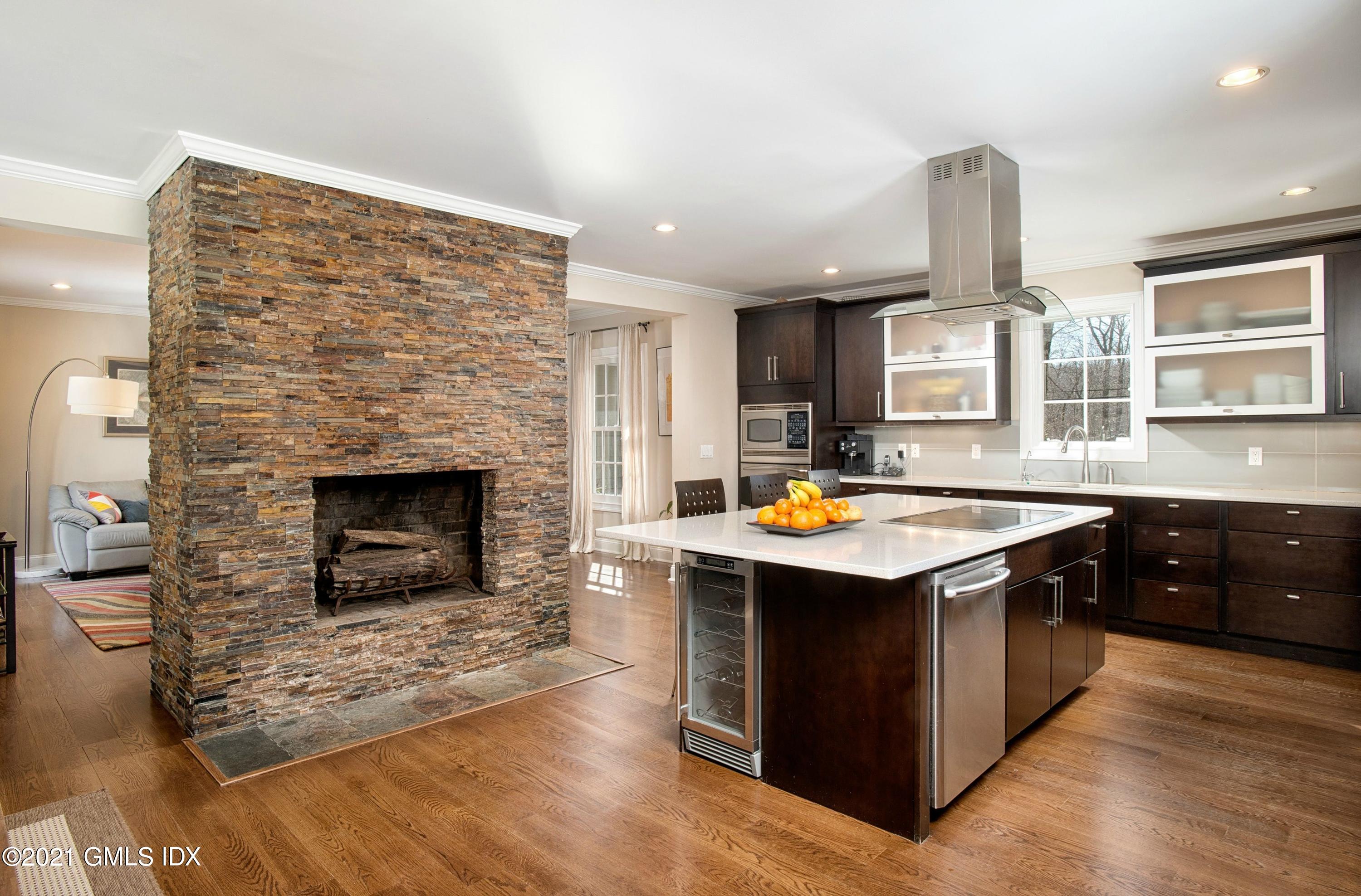 21 Indian Mill Road Cos Cob, CT 06807 - Photo 9 of 17 009-235791-99187492-3_5204530