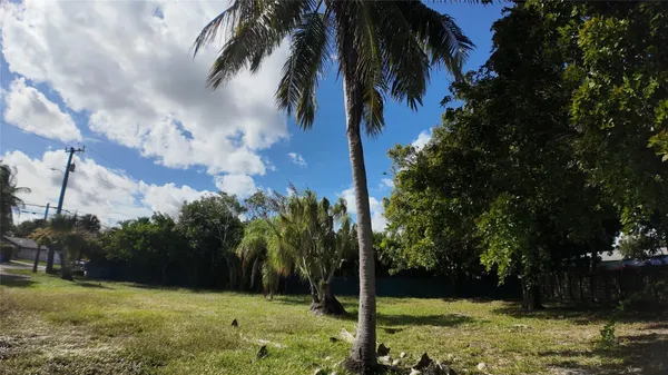 $399,999 | 935 Northeast 34th Court, Oakland Park, FL 33334