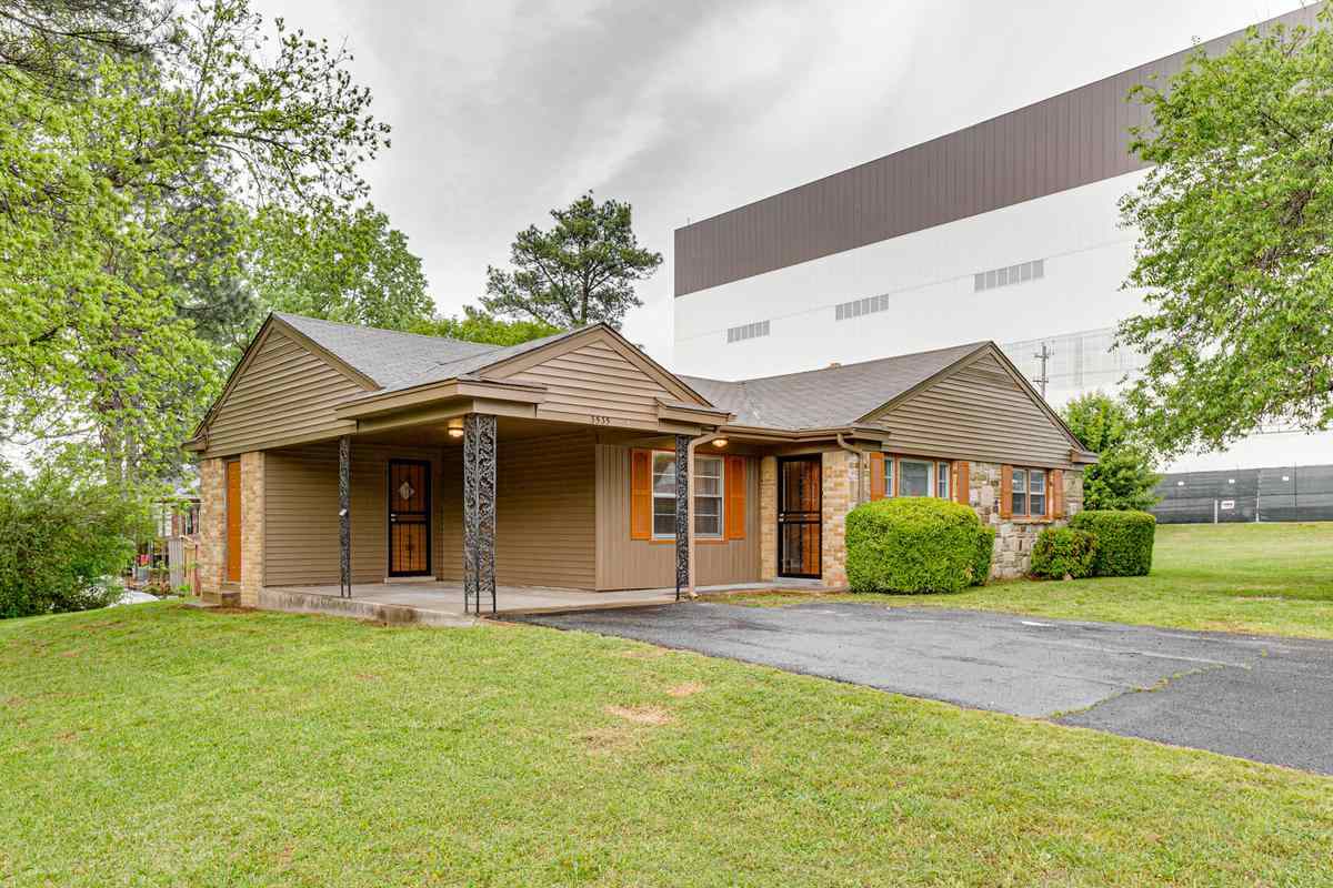 3535 Bishops Bridge Road Memphis, TN 38118 - Photo 3 of 25