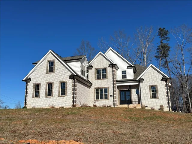 $960,000 | 5483 Meadowlark Court, Winston-Salem, NC 27106