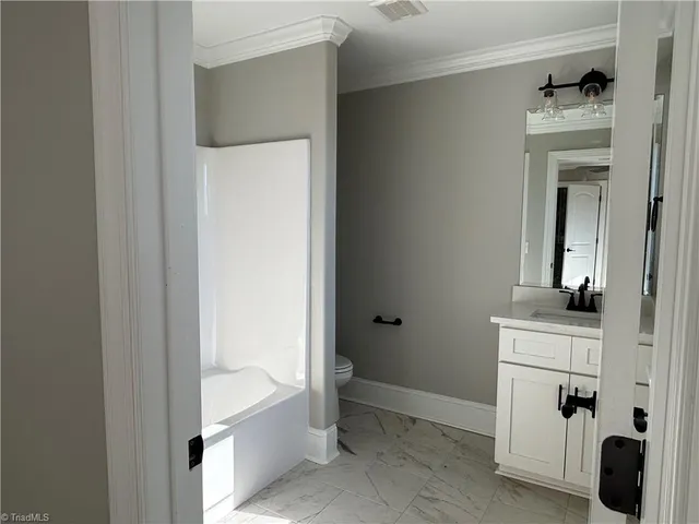 $960,000 | 5483 Meadowlark Court, Winston-Salem, NC 27106