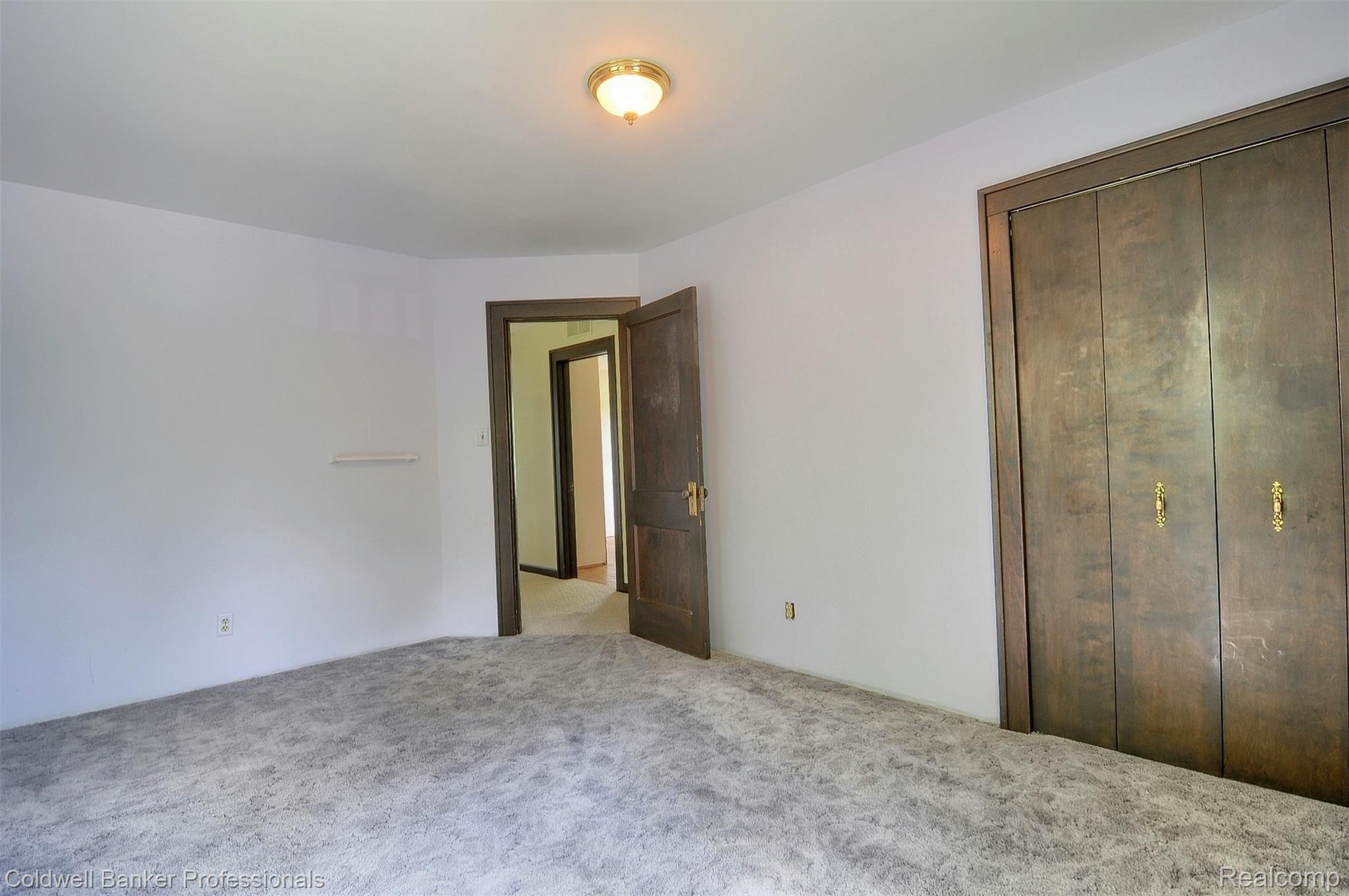 801 Maxfield Lake Road Brighton, MI 48114 - Photo 51 of 65 32-2nd Bedroom 2nd View.jpg