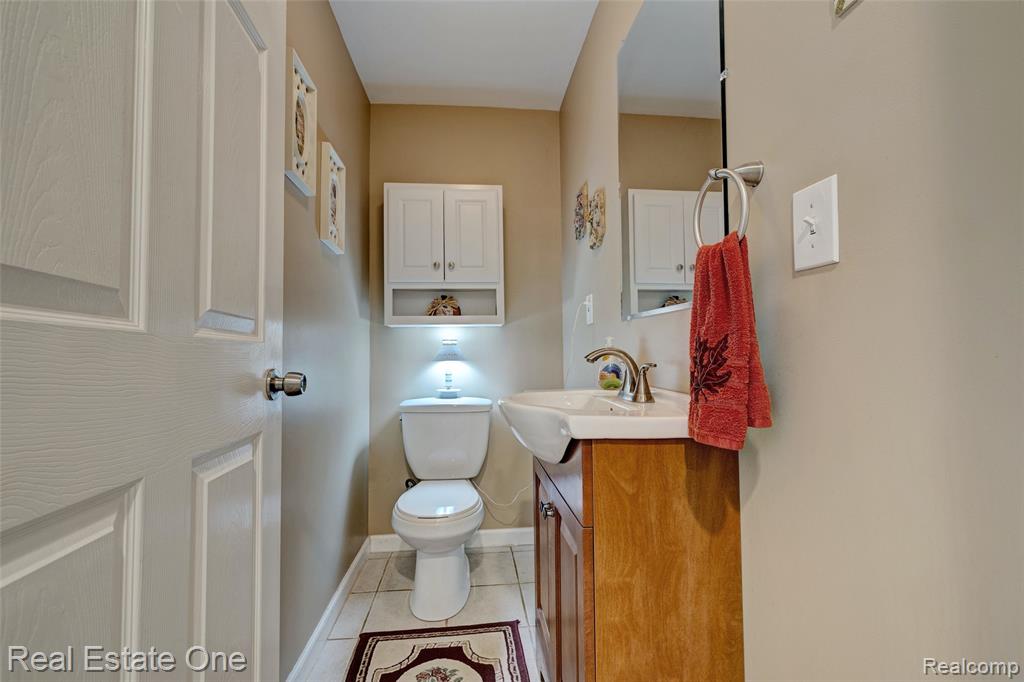 2444 Ray Road Oxford, MI 48370 - Photo 9 of 40