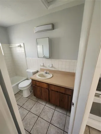 $1,350 | 906 East 108th Avenue, Tampa, FL 33612