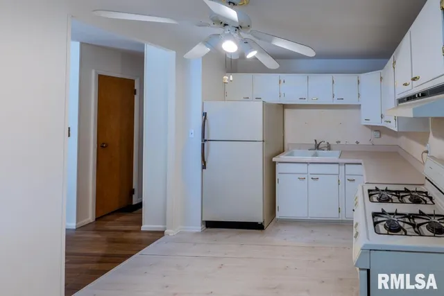 $179,900 | 5909 North Keenland Avenue, Peoria, IL 61614