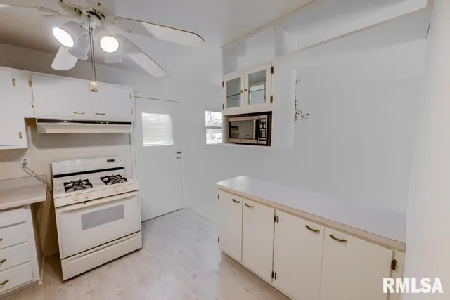 $179,900 | 5909 North Keenland Avenue, Peoria, IL 61614