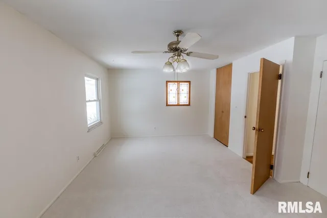 $179,900 | 5909 North Keenland Avenue, Peoria, IL 61614