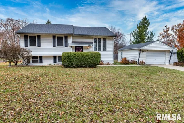 $179,900 | 5909 North Keenland Avenue, Peoria, IL 61614