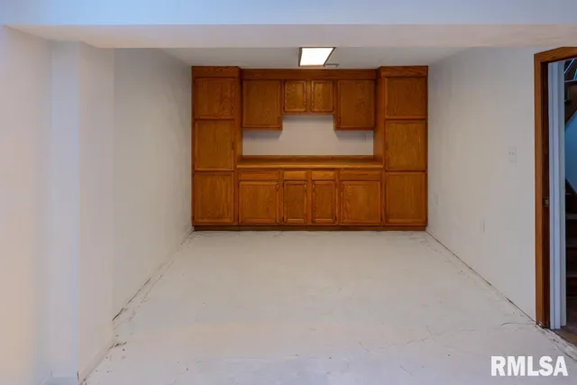 $179,900 | 5909 North Keenland Avenue, Peoria, IL 61614