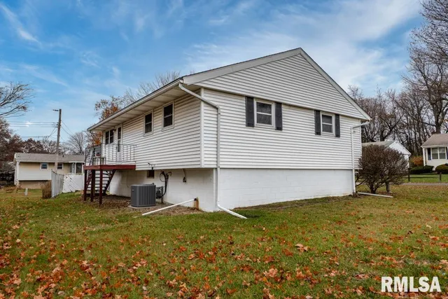 $179,900 | 5909 North Keenland Avenue, Peoria, IL 61614