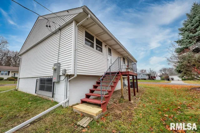 $179,900 | 5909 North Keenland Avenue, Peoria, IL 61614