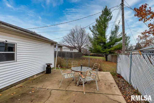 $179,900 | 5909 North Keenland Avenue, Peoria, IL 61614