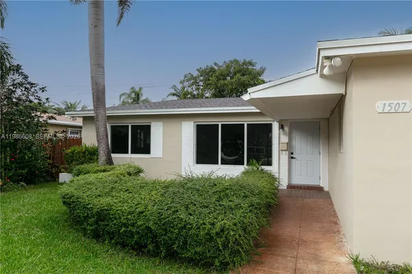$4,200 | 1507 Harding Street, Hollywood, FL 33020