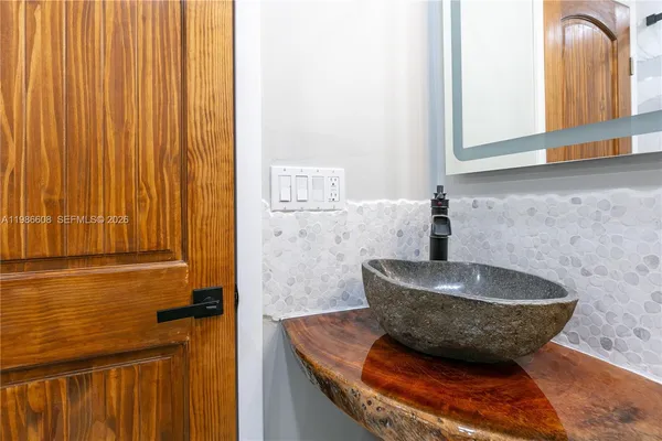 $4,200 | 1507 Harding Street, Hollywood, FL 33020