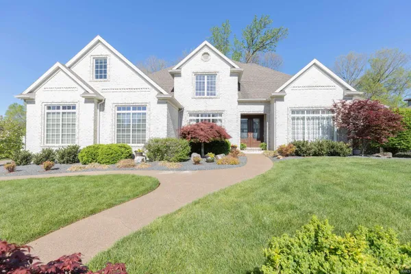 $709,900 | 6477 Pebble Point Court, Newburgh, IN 47630